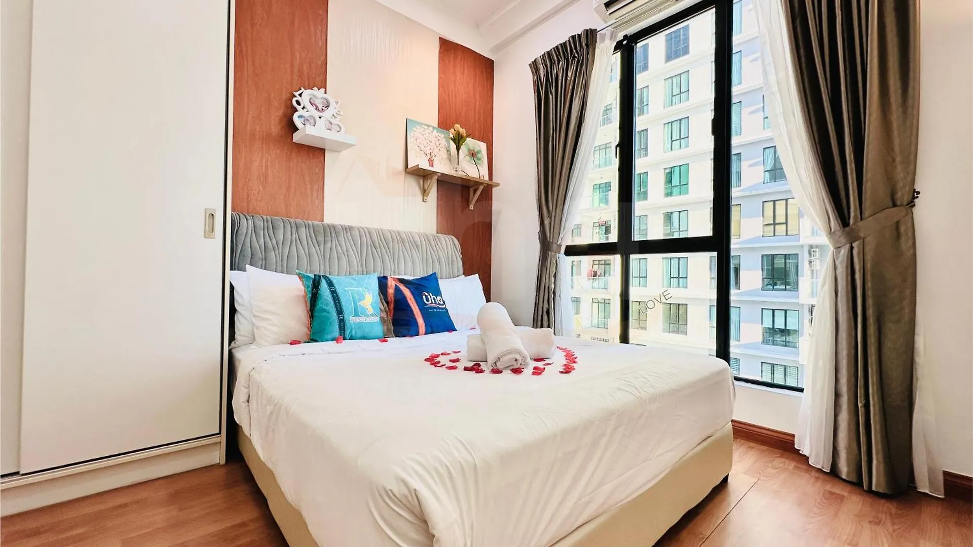 Apartment The Platino Skudai Near Paradigm Mall By Rr Jbcity Johor Bahru Ma­lay­sia